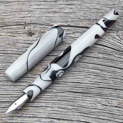 "Yin Yang" Fountain Pen