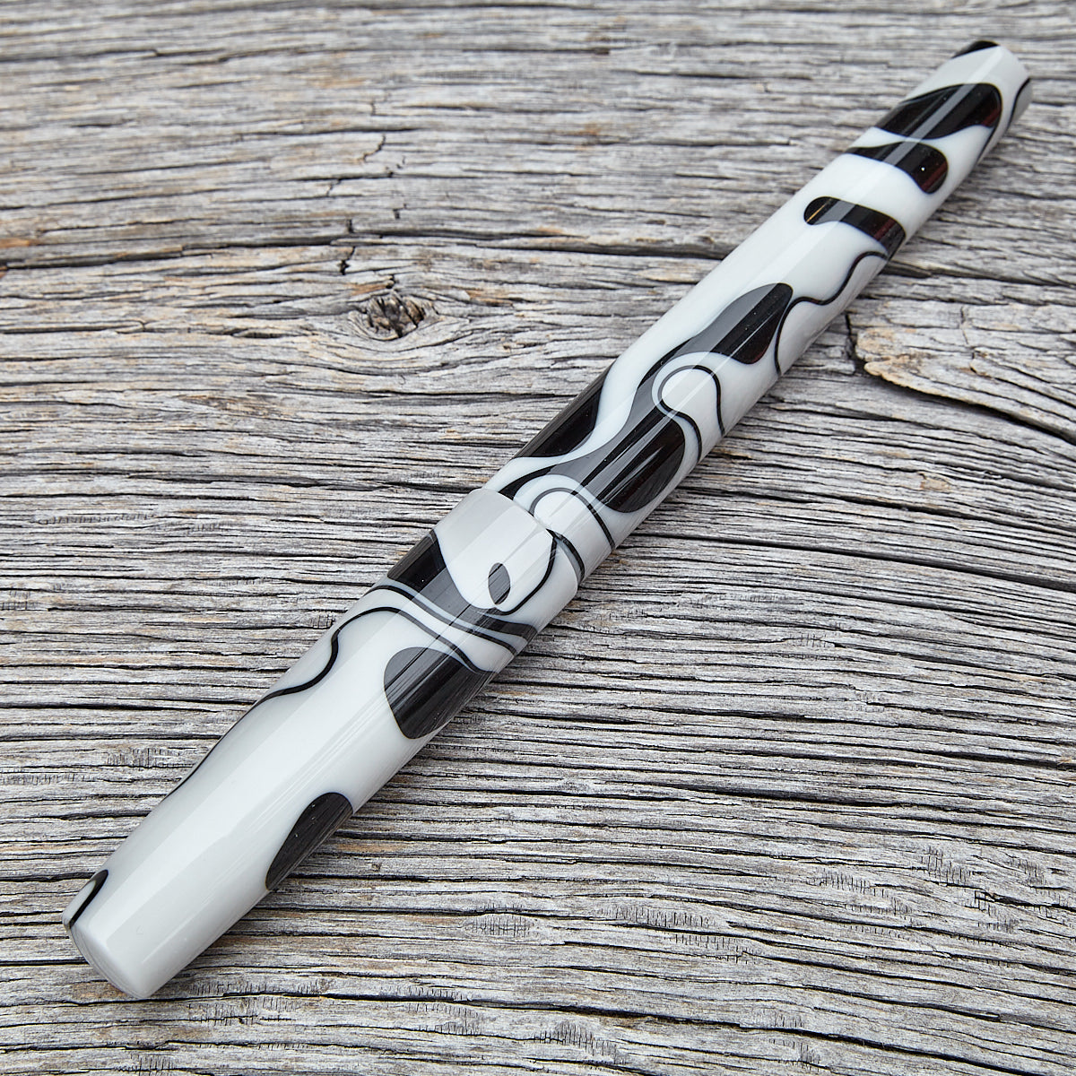 "Yin Yang" Fountain Pen