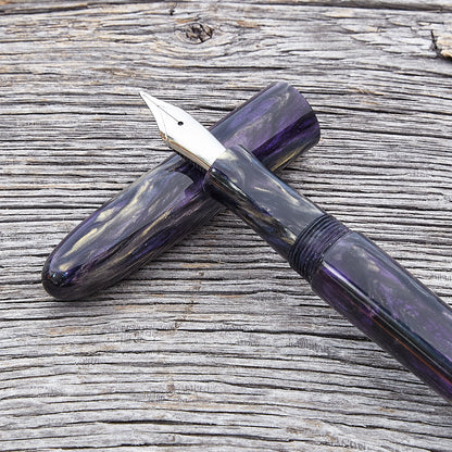 "Oyster Black Pearl" Fountain Pen