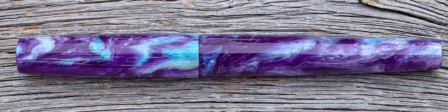 "Violet Surprise" Fountain Pen