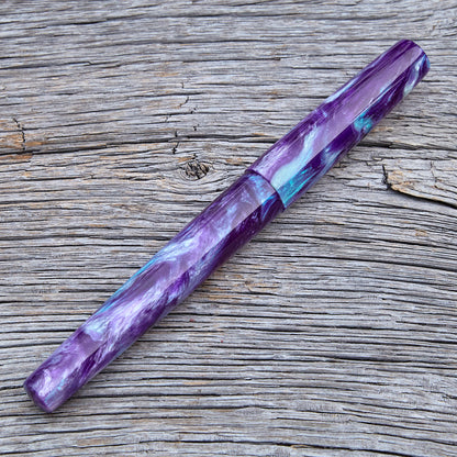 "Violet Surprise" Fountain Pen