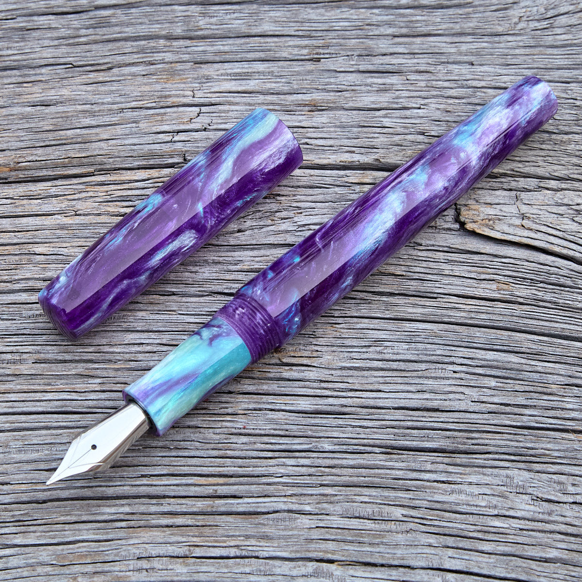 "Violet Surprise" Fountain Pen