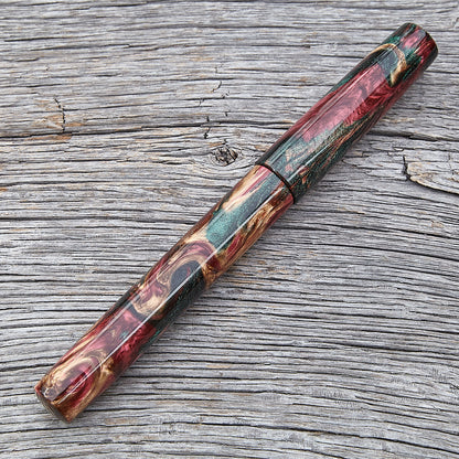 "Yule Tidings" Fountain Pen