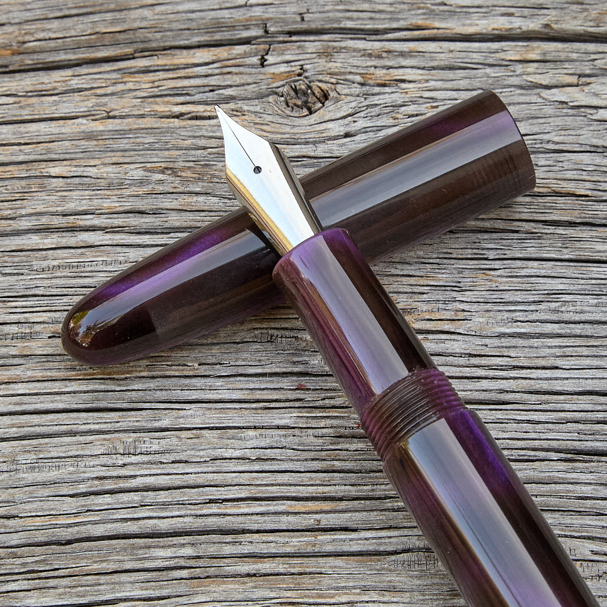 ! "Rewil's Royal Robe" Fountain Pen