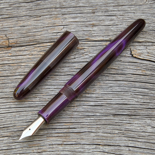 ! "Rewil's Royal Robe" Fountain Pen