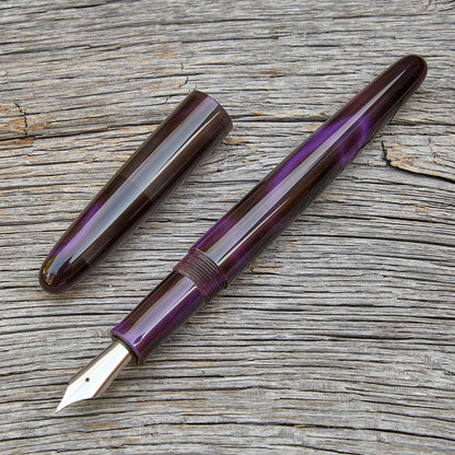! "Rewil's Royal Robe" Fountain Pen