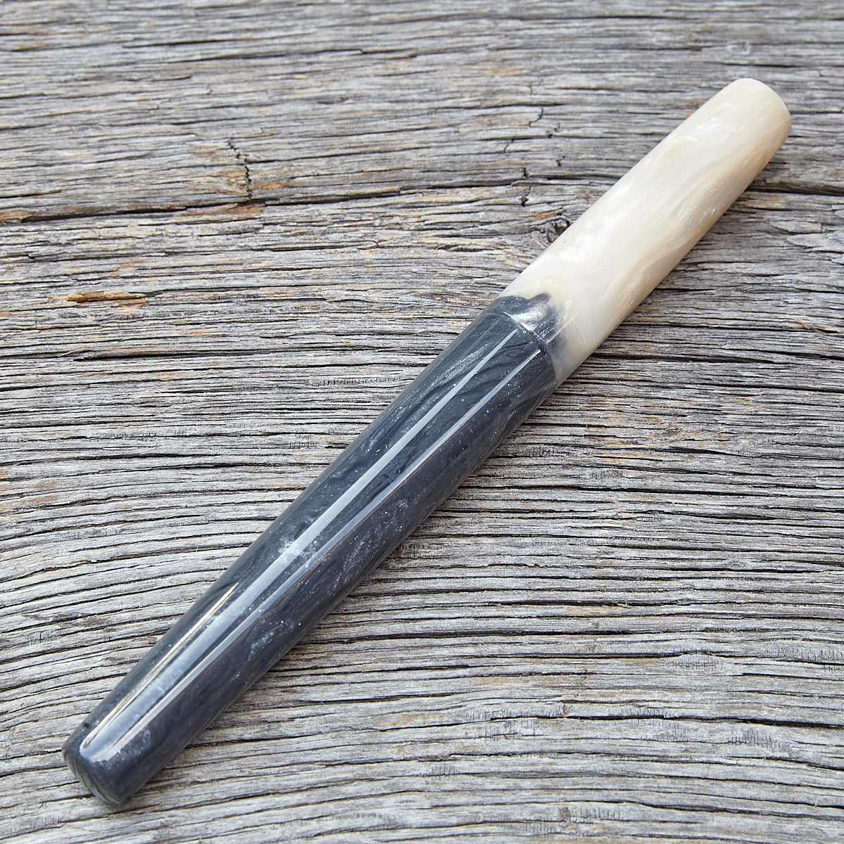 "Arctic Fox" Fountain Pen